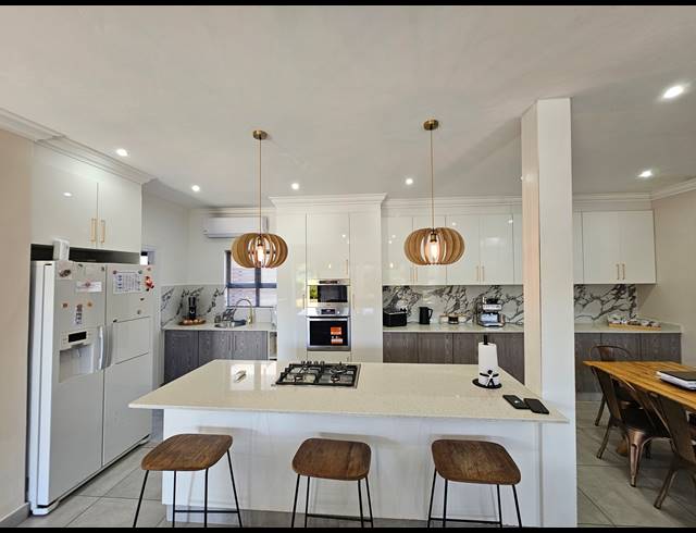 4 BEDROOM HOUSE FOR SALE IN NEW SALT ROCK CITY